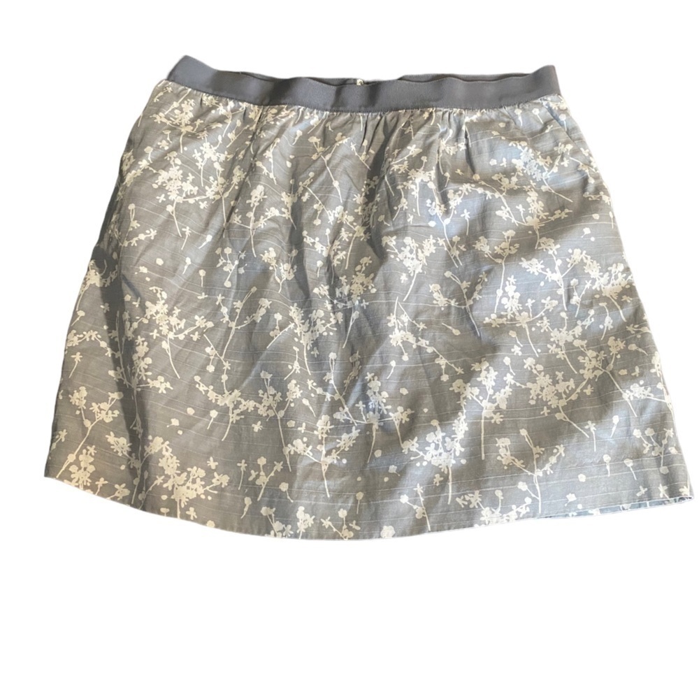 Ann Taylor Gray and white Floral skirt